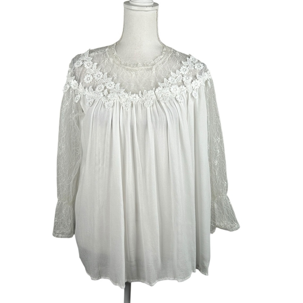 POL White Cottagecore Floral Lace Romantic Bell Sleeve Flowy Top Size Small